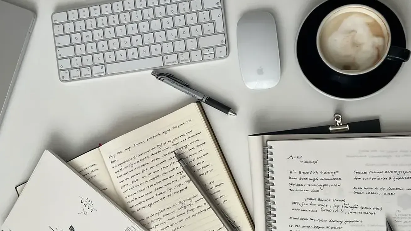 Planning and organising your first week as a UK webcam model